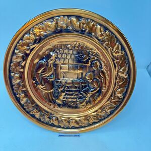 Vtg Coppercraft Guild Copper Wall Hanging Embossed 13" Round Plate Wishing Well